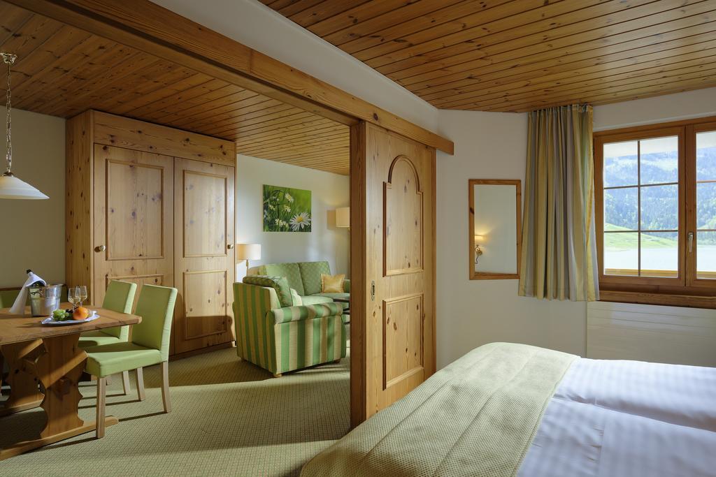 Hostellerie Am Schwarzsee Bad-Schwarzsee Pokoj fotografie